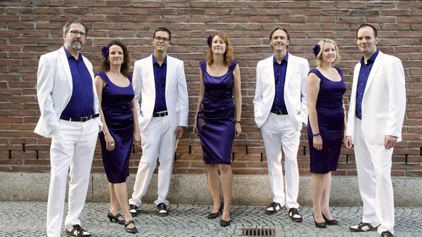 Beim Deutschen Chorfest in Nürnberg kommen an die 400 Gesangsgruppen aus ganz Deutschland nach Franken. Performt wird auf kleinen wie großen Bühnen im ganzen Stadtgebiet. Nach der Eröffnung auf dem Hauptmarkt am Donnerstag um 15 Uhr steigen bis Sonntag dutzende Konzerte, die zumeist kostenfrei besucht werden dürfen.