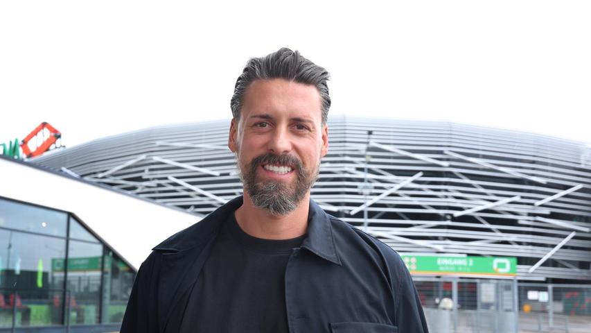 In der Augsburger WWK Arena soll der neue Trainer Sandro Wagner für Fußballfeste sorgen. In der Augsburger WWK Arena soll der neue Trainer Sandro Wagner für Fußballfeste sorgen.