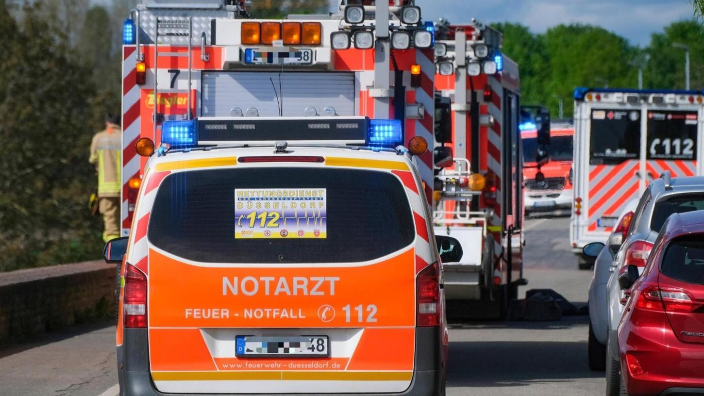 In Bayern ist es zu einem tödlichen Unfall zwischen einem Auto und einem Lkw gekommen. (Symbolbild) In Bayern ist es zu einem tödlichen Unfall zwischen einem Auto und einem Lkw gekommen. (Symbolbild)