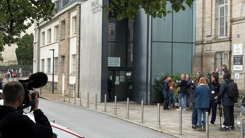 Der Prozess um den massenhaften Missbrauch junger Patienten durch einen Klinikarzt hat in Frankreich für Erschütterung gesorgt. Der Prozess um den massenhaften Missbrauch junger Patienten durch einen Klinikarzt hat in Frankreich für Erschütterung gesorgt.