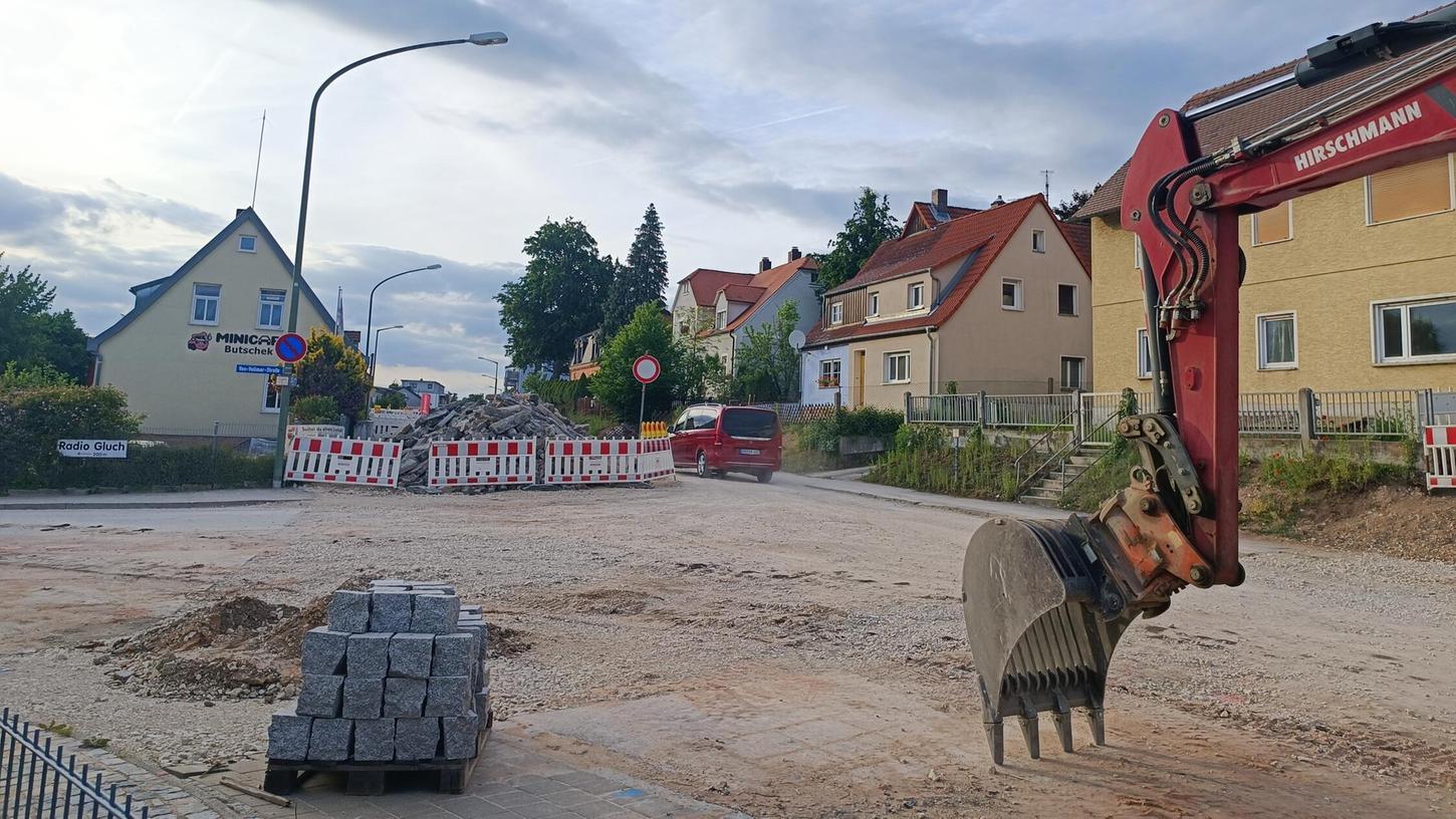 Es wird stetig weitergebaut in der Nürnberger Straße in Roth. Bald beginnt die nächste Phase. Es wird stetig weitergebaut in der Nürnberger Straße in Roth. Bald beginnt die nächste Phase.