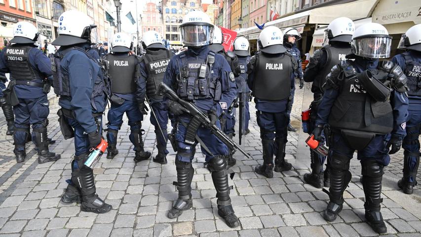 Vor dem Finale war es auf den Straßen Breslaus unruhig. Vor dem Finale war es auf den Straßen Breslaus unruhig.