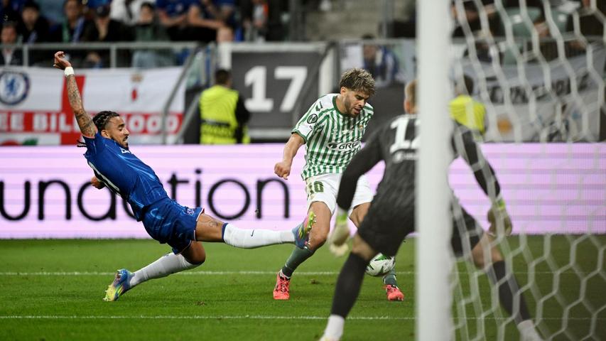 Abdessamad Ezzalzouli (M) erzielte für Betis Sevilla das 1:0 im Conference-League-Finale Abdessamad Ezzalzouli (M) erzielte für Betis Sevilla das 1:0 im Conference-League-Finale