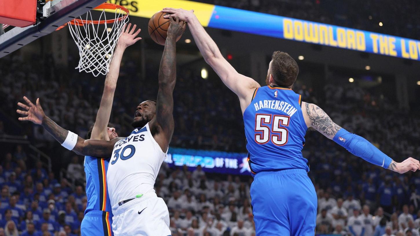 Die Defensive um Hartenstein dominierte die Gäste und legte den Grundstein für den klaren Sieg. Die Defensive um Hartenstein dominierte die Gäste und legte den Grundstein für den klaren Sieg.
