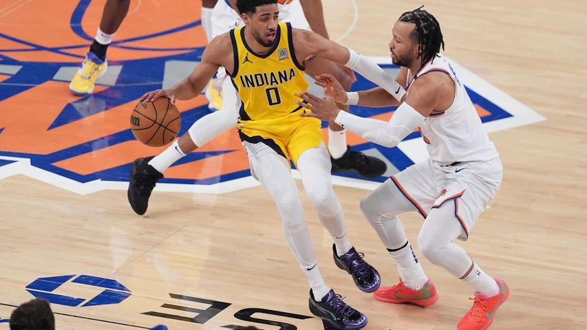 Indianas Tyrese Haliburton (l.) verlor das Duell der Star-Spielmacher klar gegen Jalen Brunson. Indianas Tyrese Haliburton (l.) verlor das Duell der Star-Spielmacher klar gegen Jalen Brunson.
