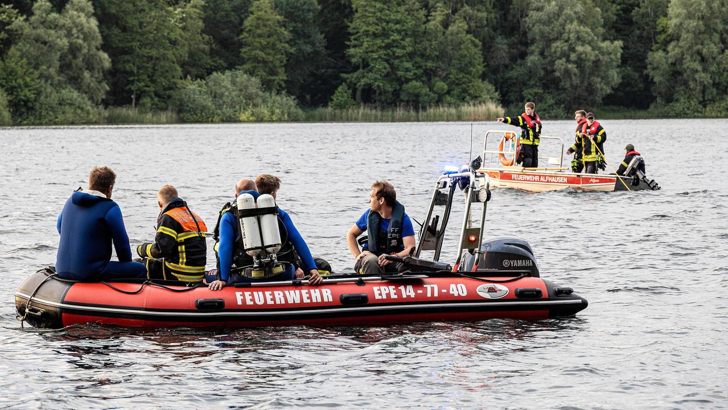 Die beiden Männer konnten nur noch leblos aus dem Wasser geborgen werden. (Symbolbild) Die beiden Männer konnten nur noch leblos aus dem Wasser geborgen werden. (Symbolbild)