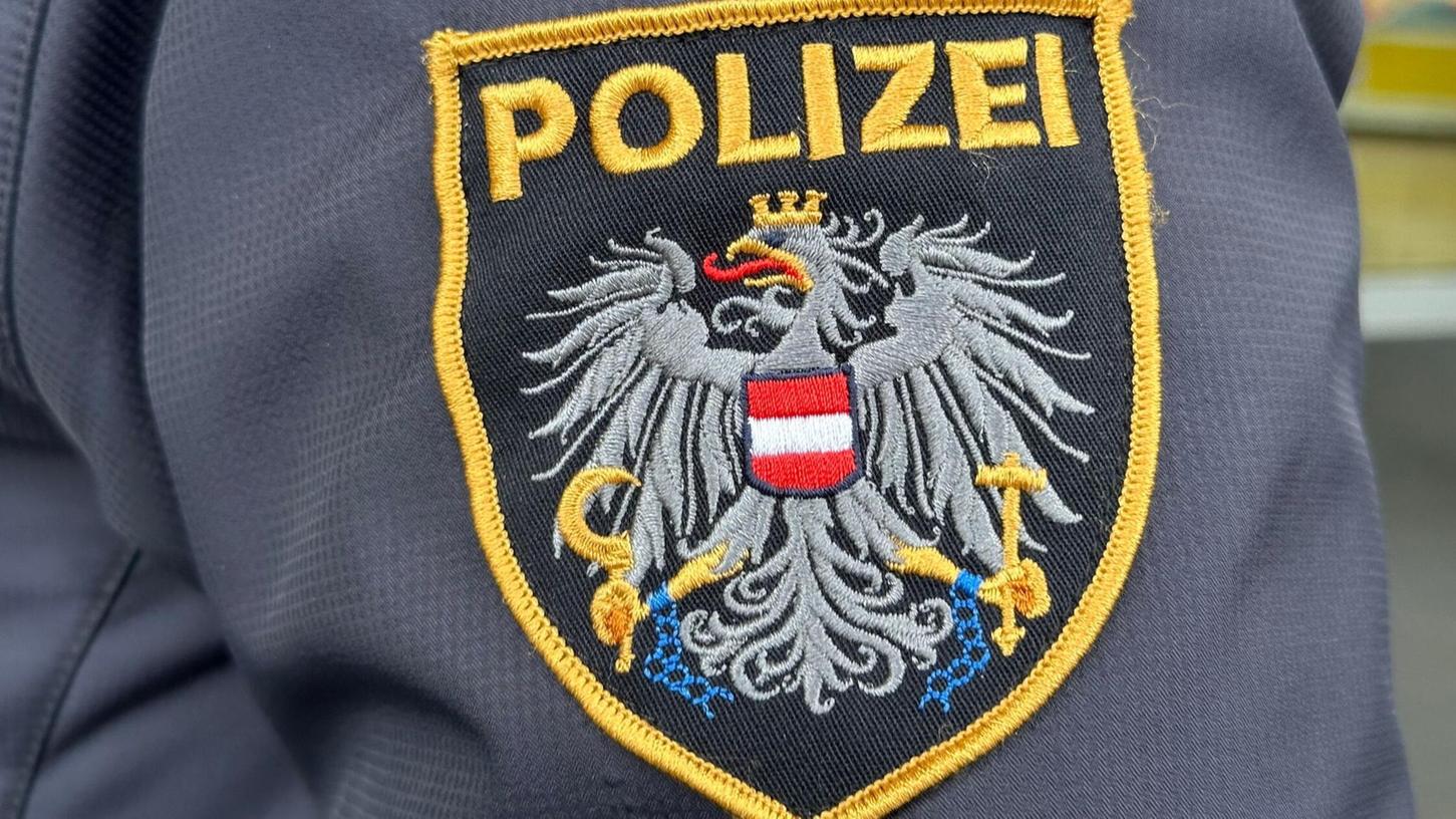 Bei einem Unfall in den Tiroler Bergen kam eine Münchnerin laut Polizei ums Leben. (Archivbild) Bei einem Unfall in den Tiroler Bergen kam eine Münchnerin laut Polizei ums Leben. (Archivbild)