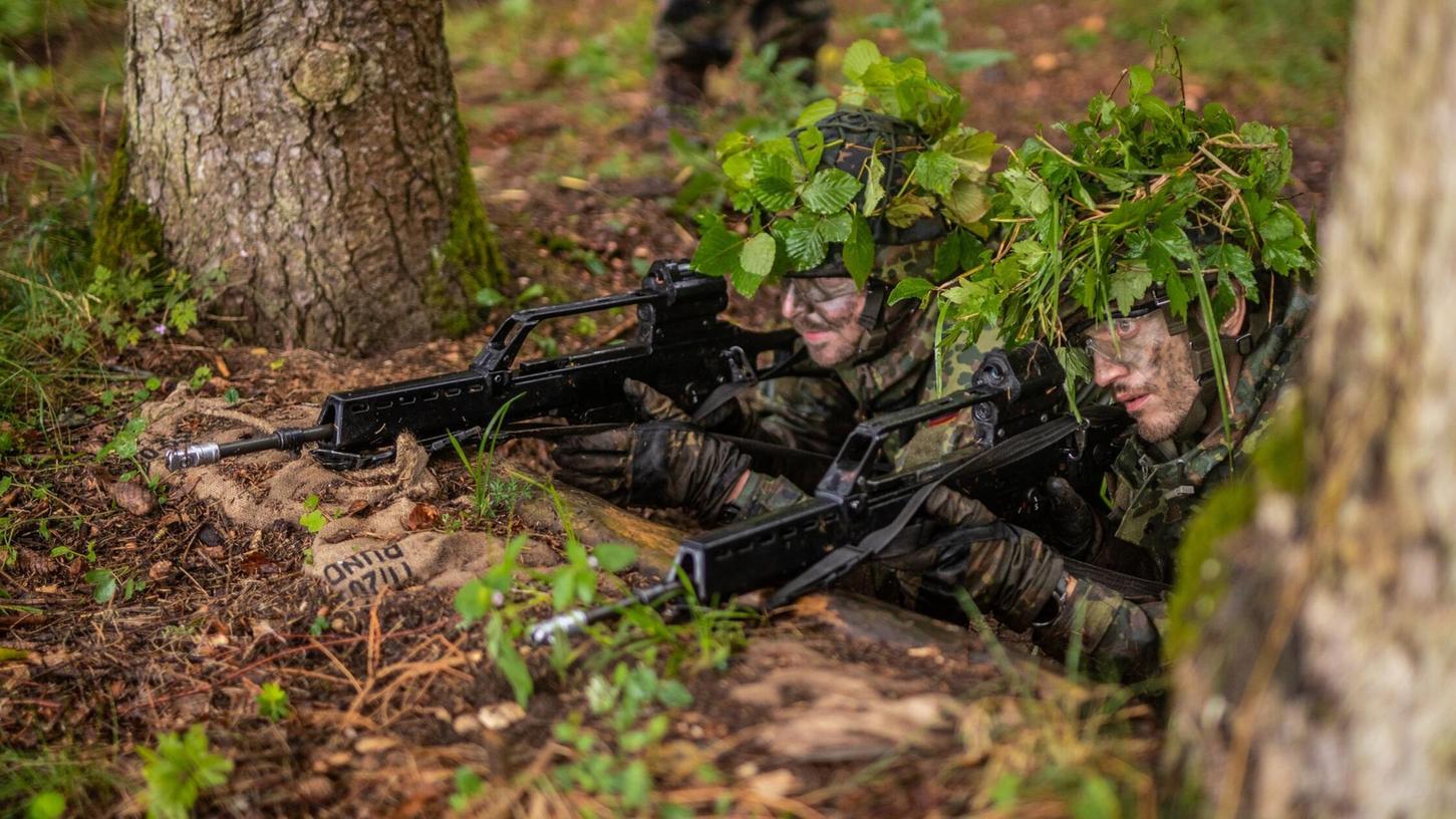 IHK-Präsident und Ex-„Zivi“ Henner Pasch will im Ernstfall helfen und hat sich nachträglich zur Bundeswehr gemeldet IHK-Präsident und Ex-„Zivi“ Henner Pasch will im Ernstfall helfen und hat sich nachträglich zur Bundeswehr gemeldet
