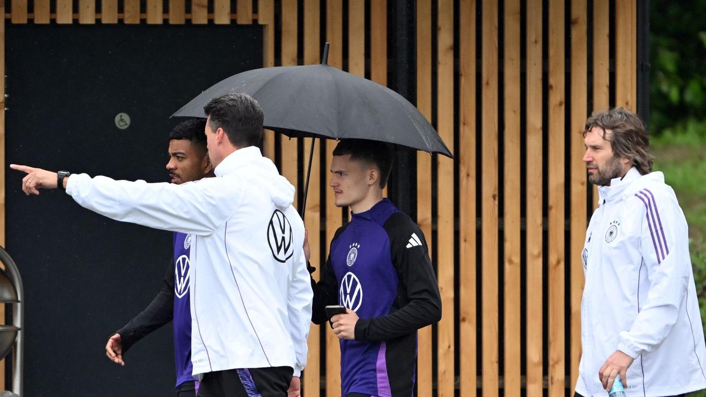 Wessels ist als Torwart-Trainer wieder bei der A-Natioalmannschaft dabei. Wessels ist als Torwart-Trainer wieder bei der A-Natioalmannschaft dabei.