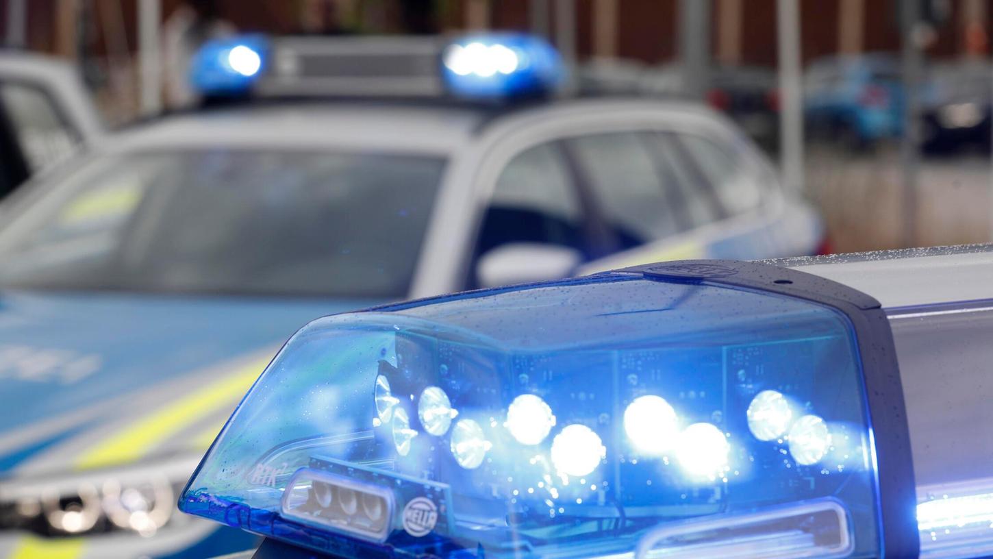 Zu einer sexuellen Belästigung ist es auf dem Feuerwehrfest in Trautmannshofen gekommen. (Symbolbild) Zu einer sexuellen Belästigung ist es auf dem Feuerwehrfest in Trautmannshofen gekommen. (Symbolbild)