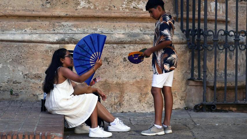 Derzeit leiden große Teile Spaniens unter einer ungewöhnlich frühen Hitzeperiode mit Temperaturen bis fast 40 Grad. (Archivbild) Derzeit leiden große Teile Spaniens unter einer ungewöhnlich frühen Hitzeperiode mit Temperaturen bis fast 40 Grad. (Archivbild)