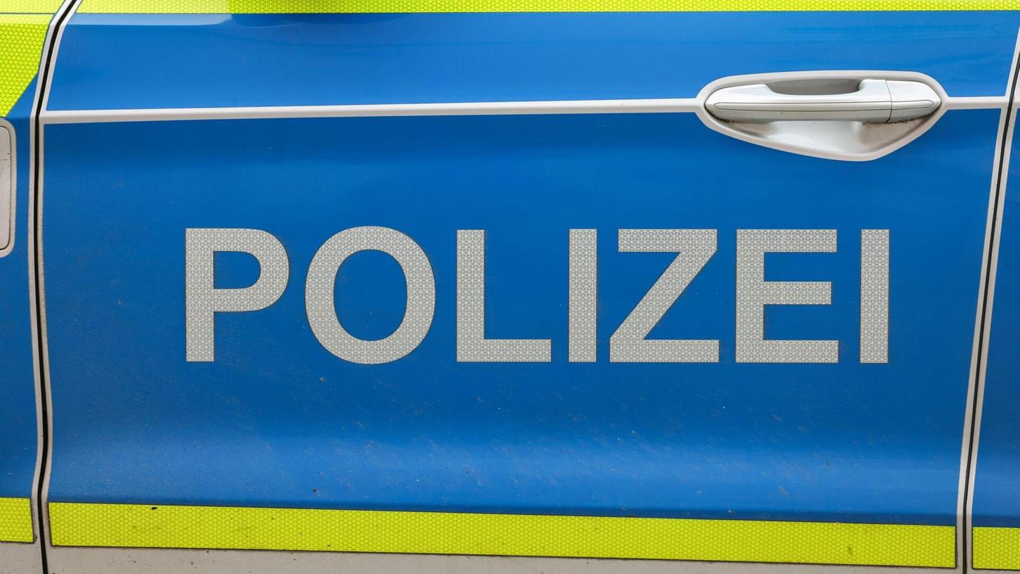 Beamte der Polizeiinspektion Herzogenaurach hatten am Donnerstag, 29. Mai 2025, auf der Niederndorfer Kirchweih einiges zu tun (Symbolbild). Beamte der Polizeiinspektion Herzogenaurach hatten am Donnerstag, 29. Mai 2025, auf der Niederndorfer Kirchweih einiges zu tun (Symbolbild).