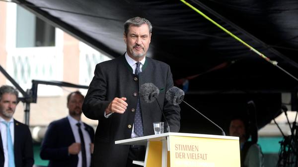 Bei der Eröffnung waren unter Anderem Christian Wulff, Markus Söder, Julia Lehner und Marcus König sowie Frank-Walter Steinmeier vor Ort.