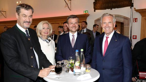 Markus Söder, Julia Lehner, Marcus König und Christian Wulff bei der Eröffnung des Deutschen Chorfestes.