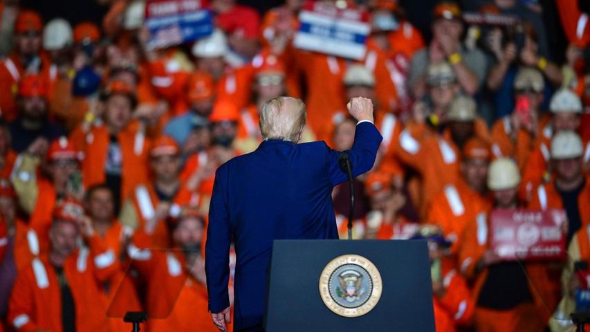 Donald Trump während seines Auftritts in einem Stahlwerk in West Mifflin in Pennsylvania. Donald Trump während seines Auftritts in einem Stahlwerk in West Mifflin in Pennsylvania.