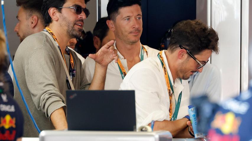 Barcelonas Stürmerstar Lewandowski ist Formel-1-Fan. Barcelonas Stürmerstar Lewandowski ist Formel-1-Fan.
