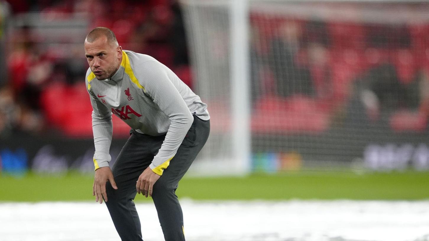 John Heitinga wird neuer Trainer bei Ajax Amsterdam. John Heitinga wird neuer Trainer bei Ajax Amsterdam.