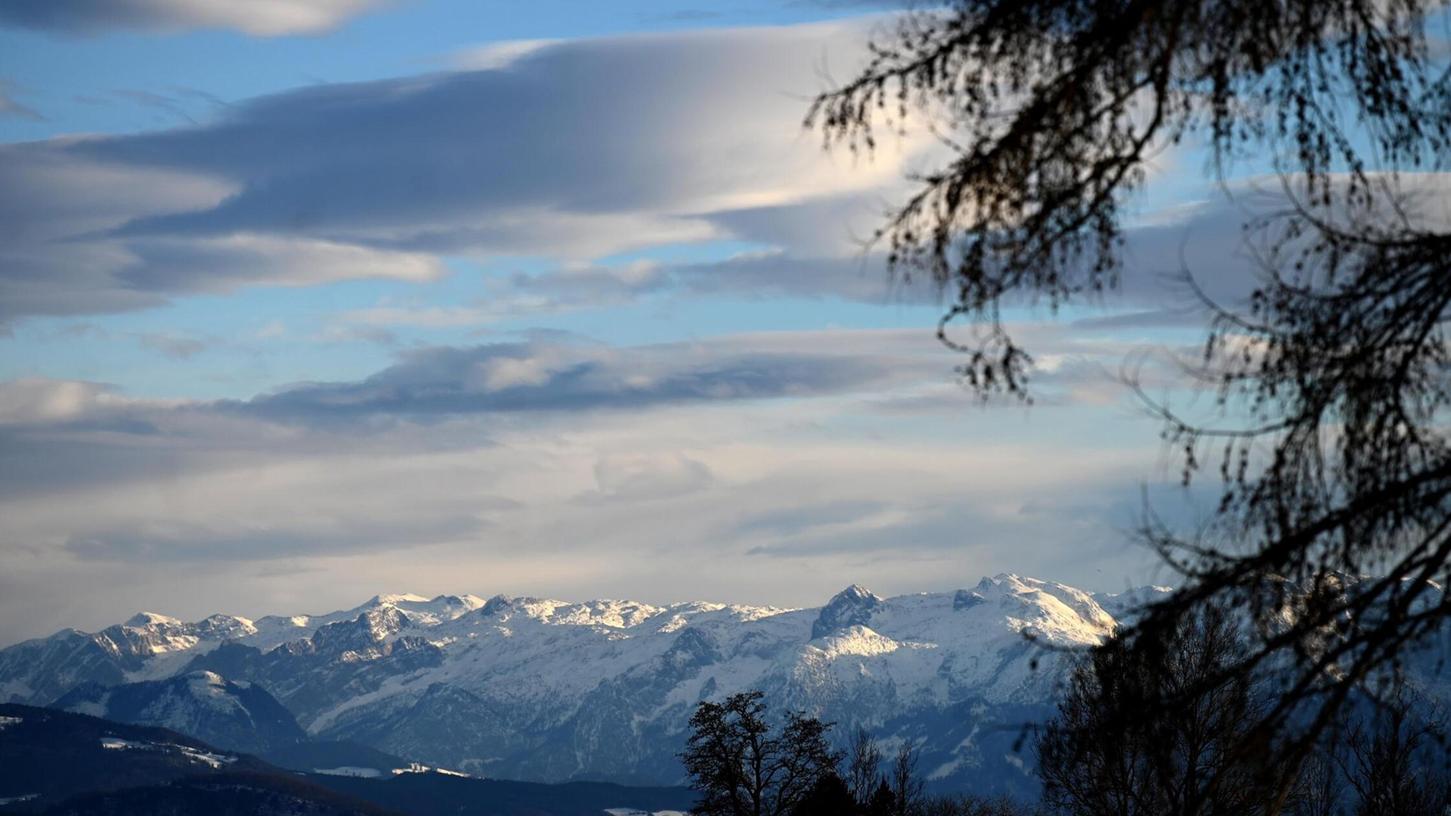 Blick aufs Tennengebirge im österreichischen Bundesland Salzburg: Eine Familie mit drei Kindern aus Baden-Württemberg steckte im Tennengebirge in einem Altschneefeld fest. Blick aufs Tennengebirge im österreichischen Bundesland Salzburg: Eine Familie mit drei Kindern aus Baden-Württemberg steckte im Tennengebirge in einem Altschneefeld fest.