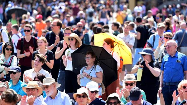 Sonnenschutz war am Samstag sehr gefragt.