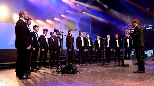 Auf dem Hauptmarkt: MEN’S VOCAL NIGHT zeigten ihr Können und Stimmbrillanz.