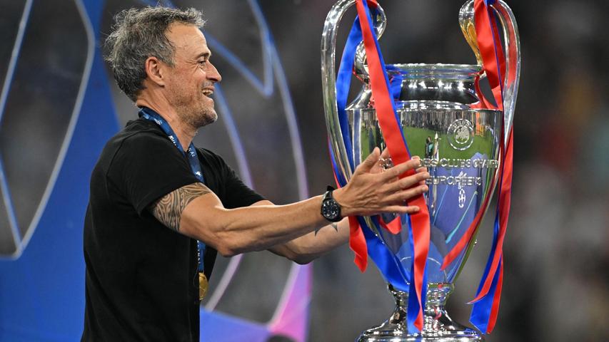Trainer Luis Enrique wird von Désiré Doué sehr geschätzt. Trainer Luis Enrique wird von Désiré Doué sehr geschätzt.