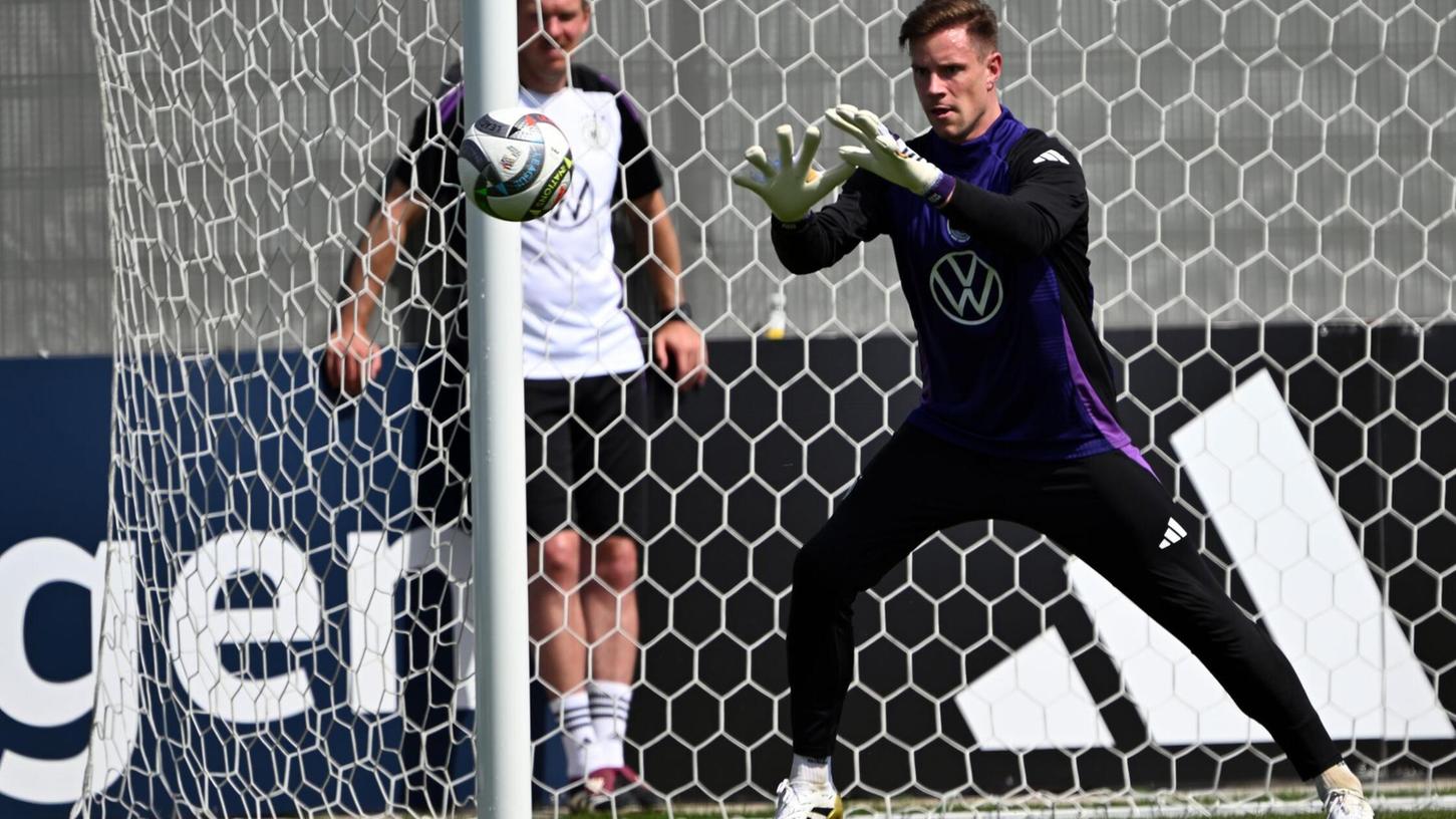 Marc-André ter Stegen ist nach seiner langwierigen Knieverletzung gleich wieder die Nummer eins im Nationalteam. Marc-André ter Stegen ist nach seiner langwierigen Knieverletzung gleich wieder die Nummer eins im Nationalteam.