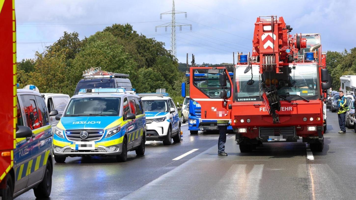 Mehrere Menschen nach Unfall in Bayern verletzt. (Symbolbild) Mehrere Menschen nach Unfall in Bayern verletzt. (Symbolbild)