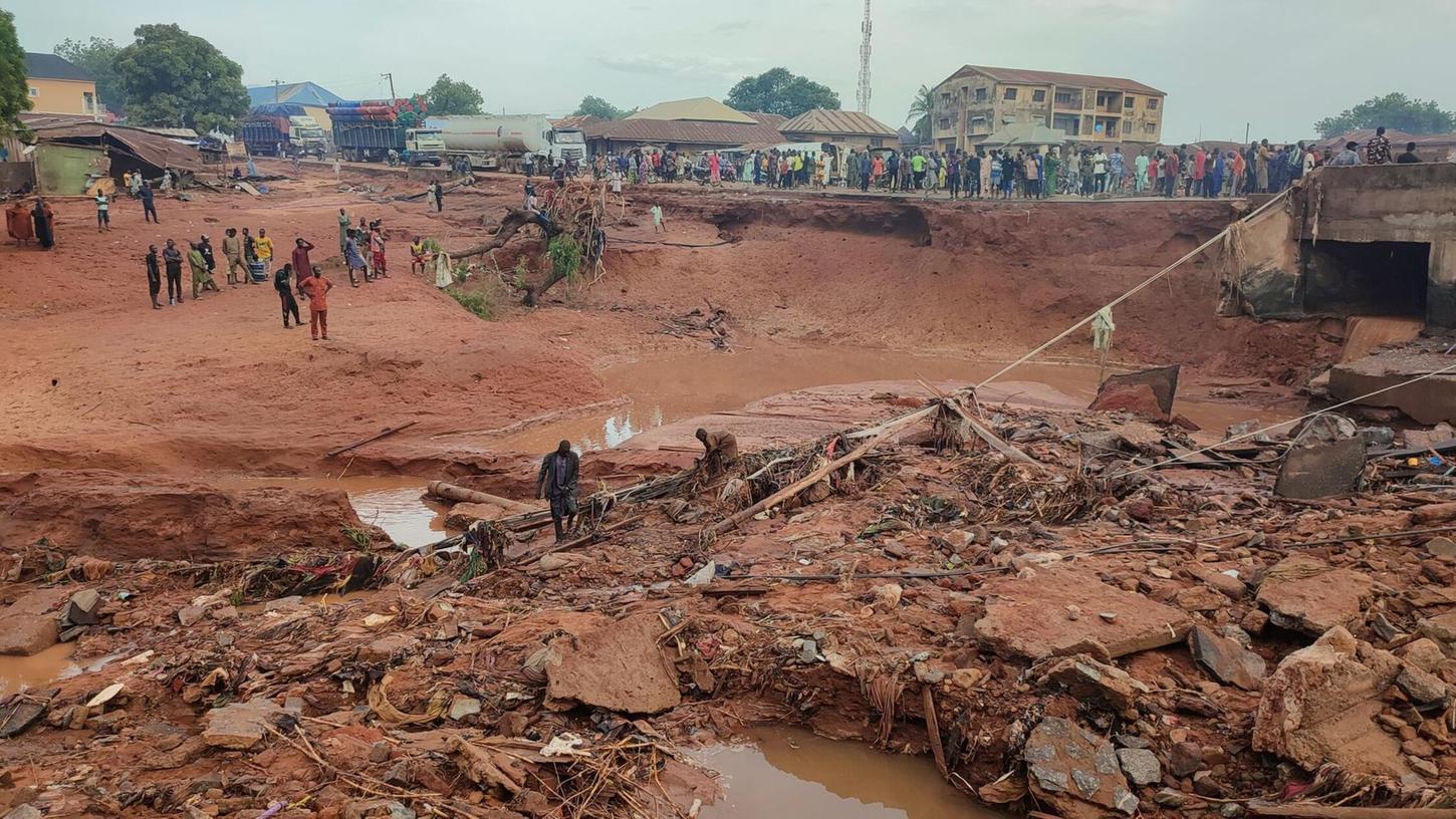 Große Zerstörungen durch eine Unwetterflut im nigerianischen Mokwa. Große Zerstörungen durch eine Unwetterflut im nigerianischen Mokwa.