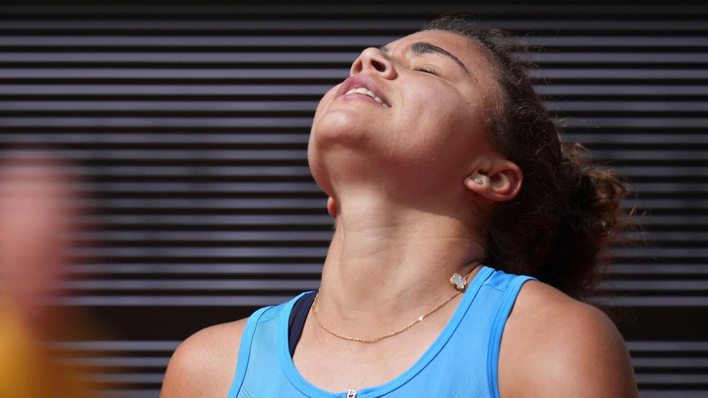 Nach drei vergebenen Matchbällen ist Jasmine Paolini in Paris im Achtelfinale ausgeschieden. Nach drei vergebenen Matchbällen ist Jasmine Paolini in Paris im Achtelfinale ausgeschieden.