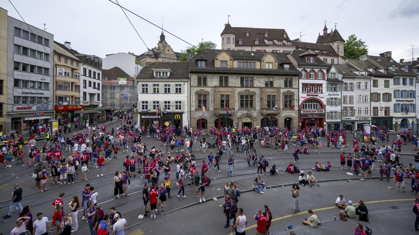 Keine Feier am Barfüsserplatz in Basel: Die Fans kamen vergeblich. Keine Feier am Barfüsserplatz in Basel: Die Fans kamen vergeblich.