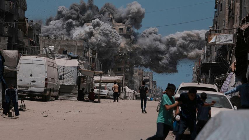 Israels Armee soll die Einsätze in Gaza ausweiten. Israels Armee soll die Einsätze in Gaza ausweiten.