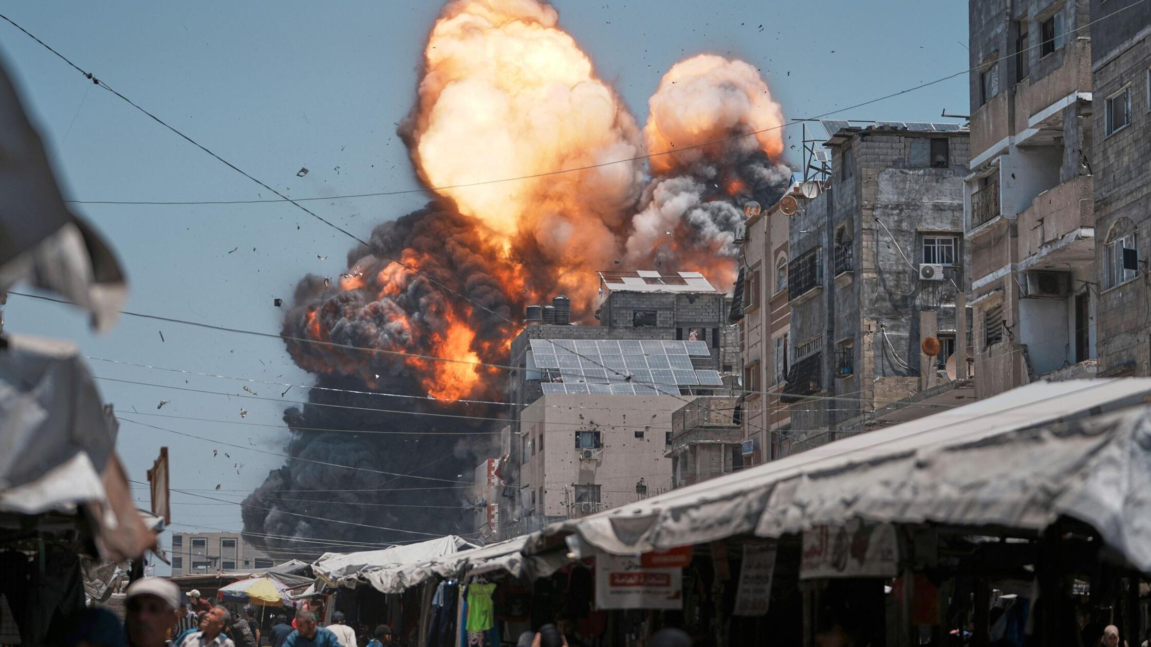 イスラエルの軍隊はガザの使用を強制しました – 火事のための闘争