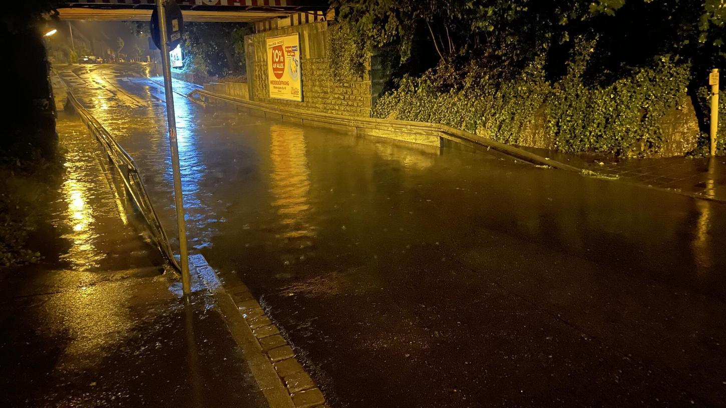 Die berüchtigte Unterführung im Stadtteil Gleishammer wurde erneut überflutet. Die berüchtigte Unterführung im Stadtteil Gleishammer wurde erneut überflutet.