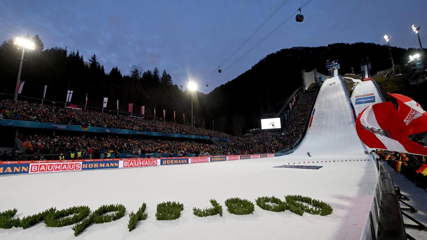 Geht es nach dem DSV, sollen 2031 in der Oberstdorfer Skisprung-Arena wieder Weltmeisterschaften stattfinden. Geht es nach dem DSV, sollen 2031 in der Oberstdorfer Skisprung-Arena wieder Weltmeisterschaften stattfinden.