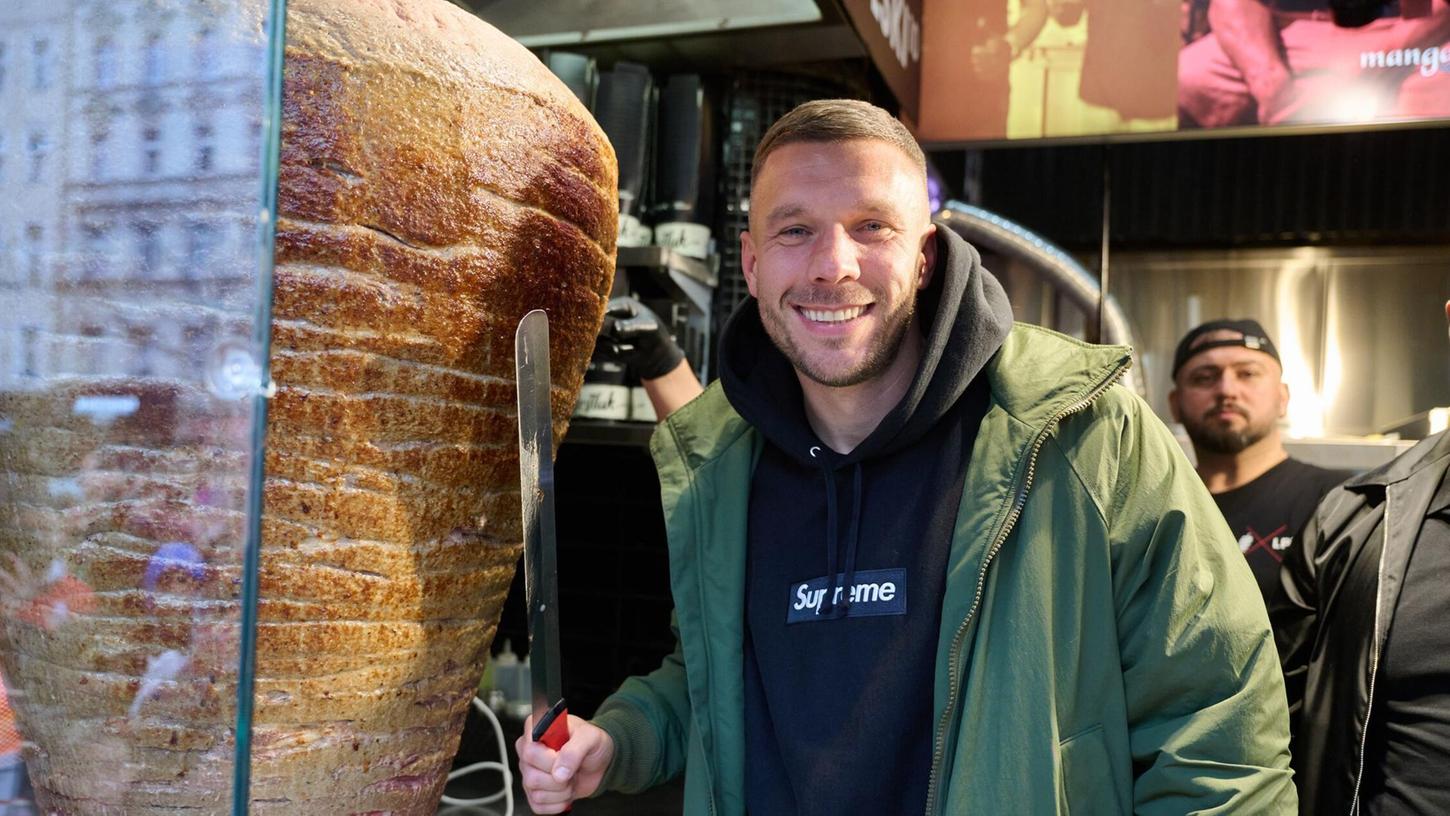 Lukas Podolski ist an mehreren Döner-Restaurants beteiligt. Lukas Podolski ist an mehreren Döner-Restaurants beteiligt.