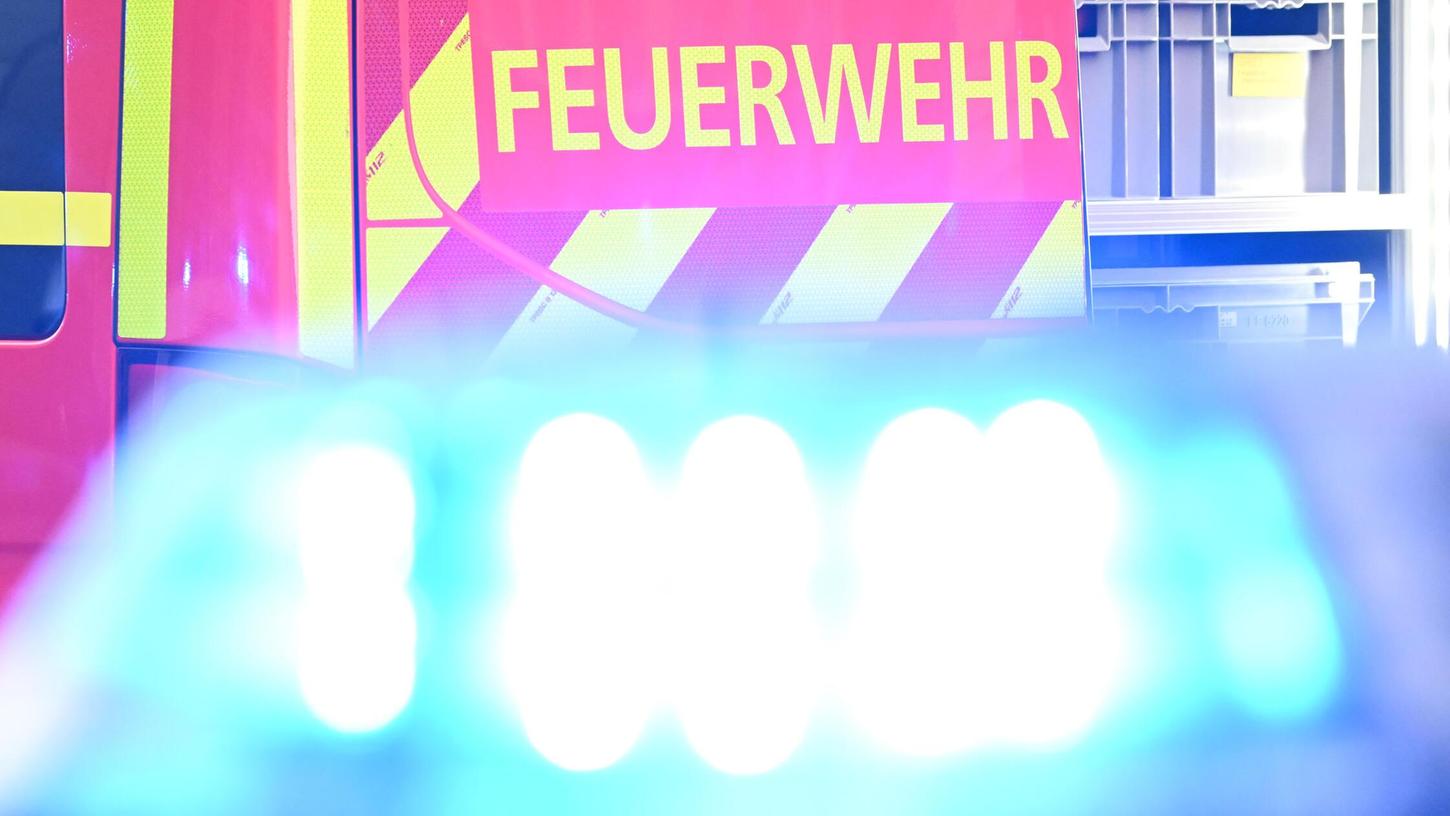 Der Alarm lautetet Lkw-Brand auf der Raststätte Steigerwald (Symbolbild). Der Alarm lautetet Lkw-Brand auf der Raststätte Steigerwald (Symbolbild).