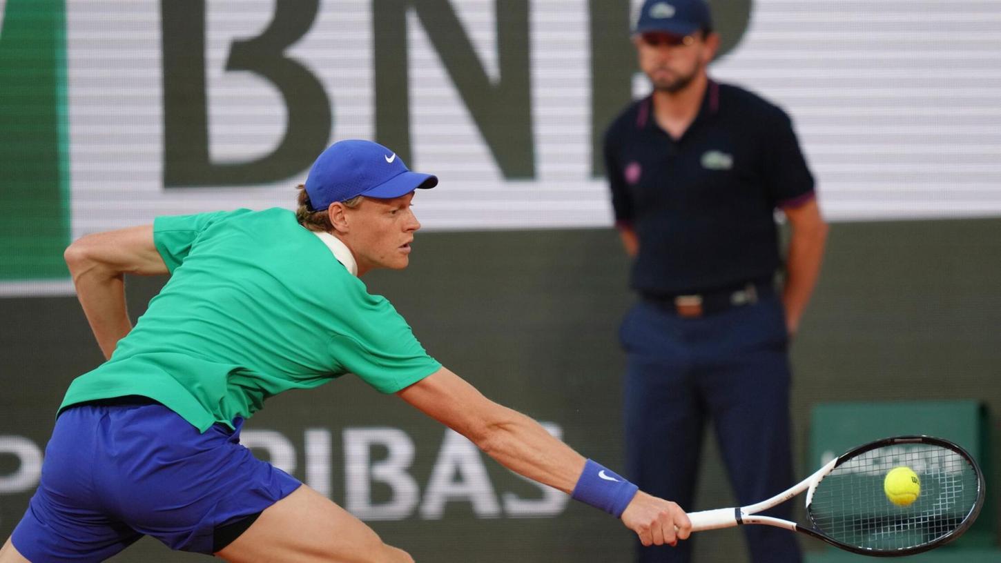 Jannik Sinner dominiert seine Gegner bei den French Open weiter nach Belieben. Jannik Sinner dominiert seine Gegner bei den French Open weiter nach Belieben.