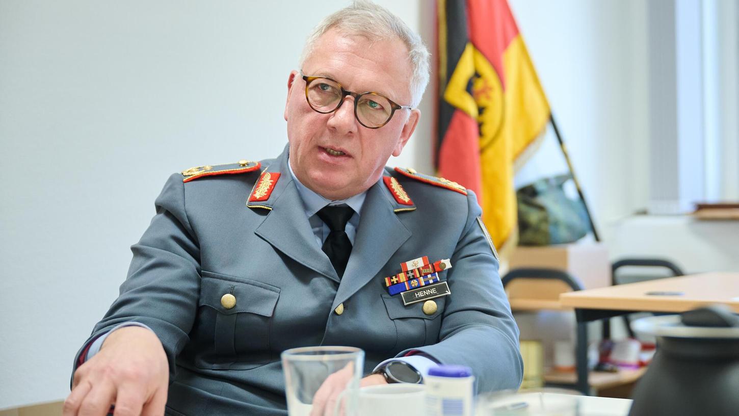 Andreas Henne, Generalmajor und Kommandeur der Heimatschutzdivision, sieht Grenzen der Freiwilligkeit beim Wehrdienst. Andreas Henne, Generalmajor und Kommandeur der Heimatschutzdivision, sieht Grenzen der Freiwilligkeit beim Wehrdienst.