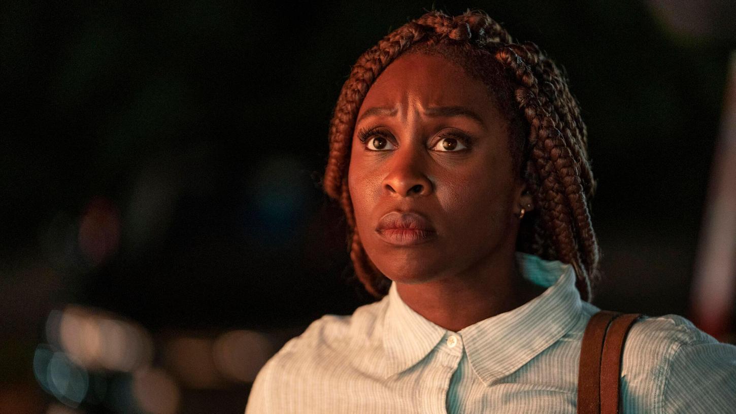 Holly Gibney wurde bereits von verschiedenen Schauspielerinnen dargestellt, zuletzt von Cynthia Erivo in „The Outsider“. Jetzt ermittelt die Privatdetektivin erneut. Holly Gibney wurde bereits von verschiedenen Schauspielerinnen dargestellt, zuletzt von Cynthia Erivo in „The Outsider“. Jetzt ermittelt die Privatdetektivin erneut.