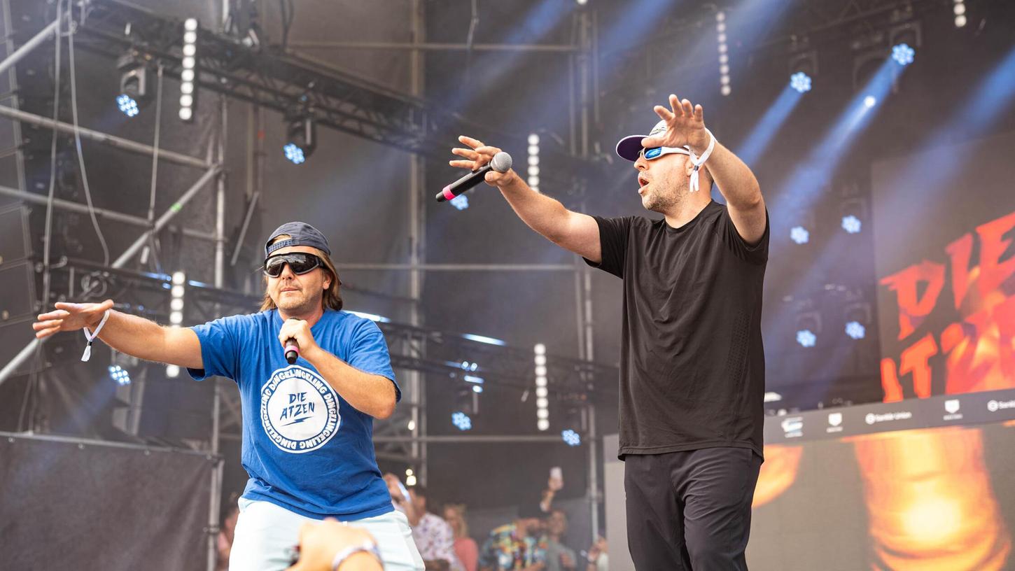 17.500 Menschen feierten laut Veranstalter im vergangenen Jahr bei der „Super Sommer Sause“ mit. Bei uns können Sie Tickets für drei Festivals des „Festival SUmmers“ gewinnen. 17.500 Menschen feierten laut Veranstalter im vergangenen Jahr bei der „Super Sommer Sause“ mit. Bei uns können Sie Tickets für drei Festivals des „Festival SUmmers“ gewinnen.