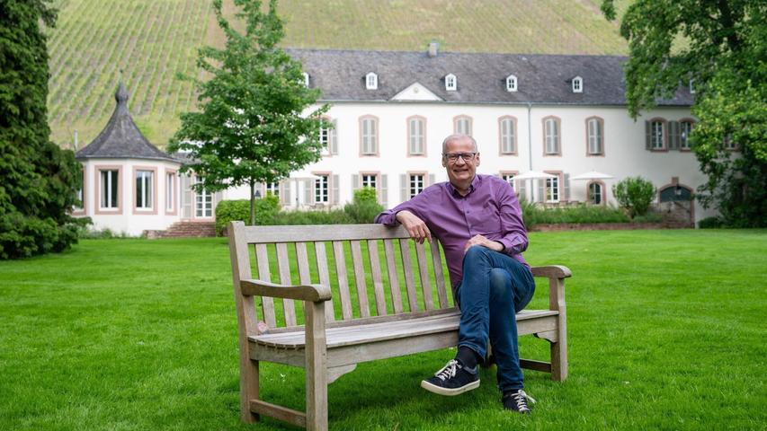 Sein Leben als Weingutsbesitzer und TV-Moderator macht ihm Spaß. Sein Leben als Weingutsbesitzer und TV-Moderator macht ihm Spaß.