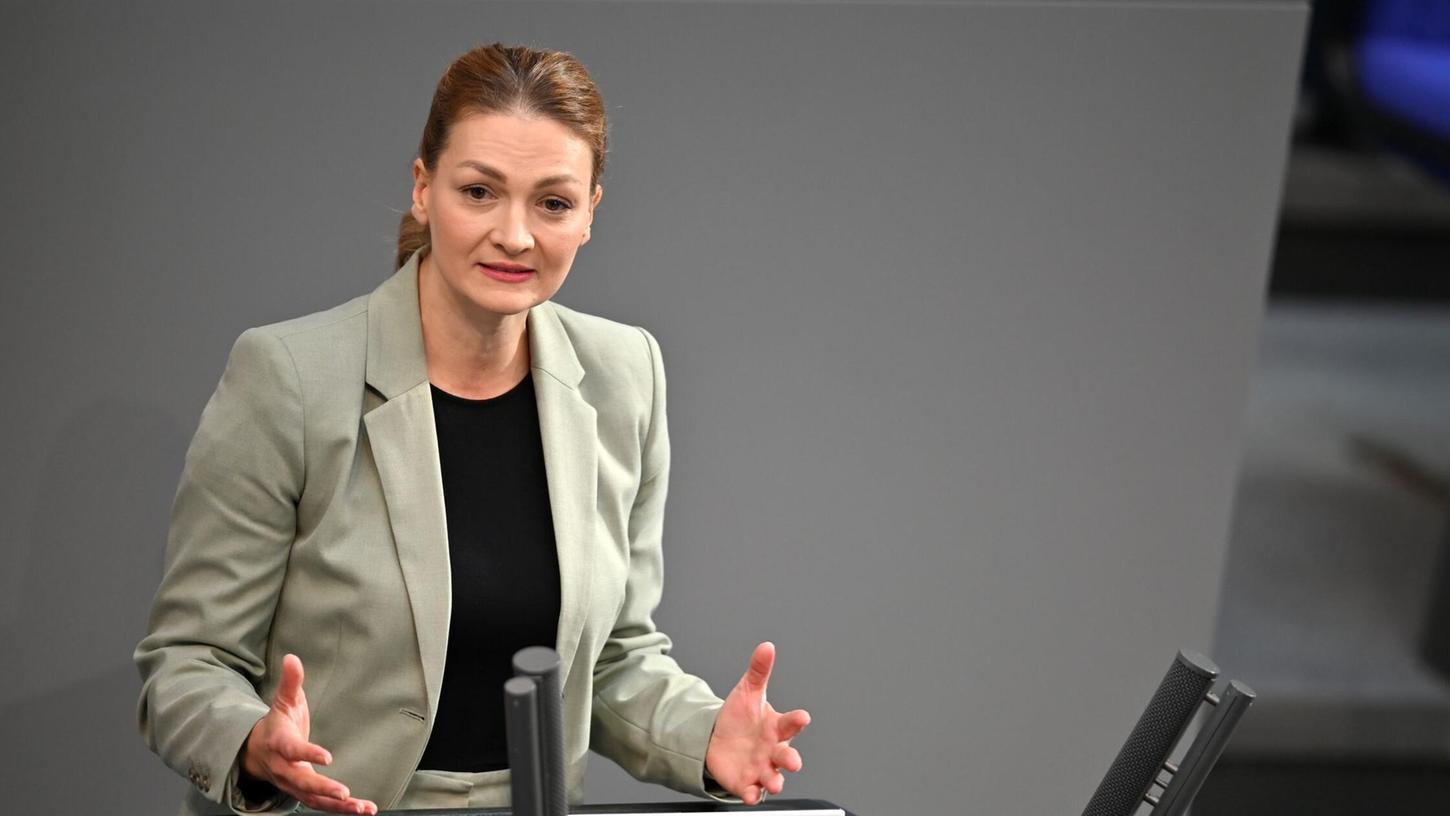 Um auf mögliche Krisen in Zukunft besser vorbereitet zu sein, gibt es nun in Bayern einen neuen Expertenrat zur Stärkung des heimischen Gesundheitssystems. Gesundheitsministerin Judith Gerlach (CSU) ist optimistisch, dass das auch klappt. (Archivbild) Um auf mögliche Krisen in Zukunft besser vorbereitet zu sein, gibt es nun in Bayern einen neuen Expertenrat zur Stärkung des heimischen Gesundheitssystems. Gesundheitsministerin Judith Gerlach (CSU) ist optimistisch, dass das auch klappt. (Archivbild)