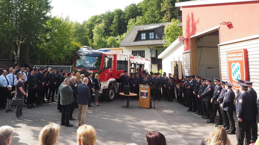 Doppelte Freude bei der FFW Spies: Neues Löschfahrzeug und erweitertes Feuerwehrgerätehaus Doppelte Freude bei der FFW Spies: Neues Löschfahrzeug und erweitertes Feuerwehrgerätehaus