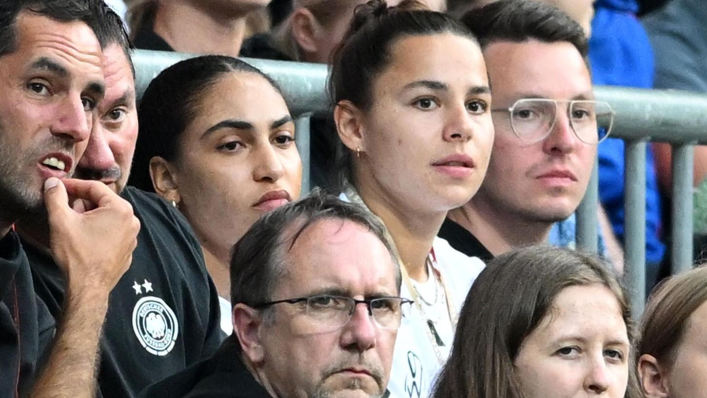 Bisher nur Zuschauerin bei den DFB-Frauen: Lena Oberdorf Bisher nur Zuschauerin bei den DFB-Frauen: Lena Oberdorf