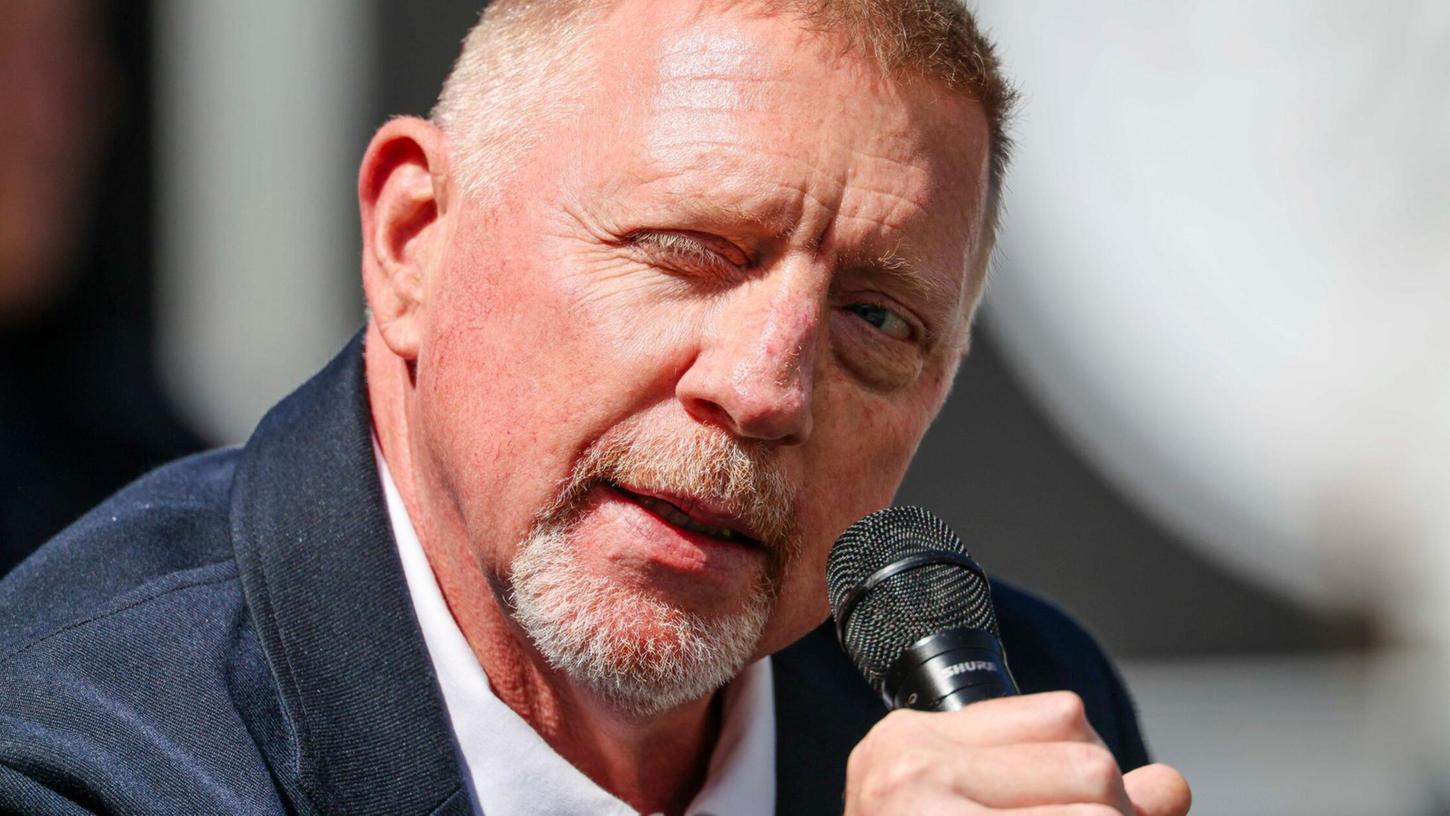 Boris Becker sieht Alexander Zverev gegen Novak Djokovic leicht im Vorteil. Boris Becker sieht Alexander Zverev gegen Novak Djokovic leicht im Vorteil.