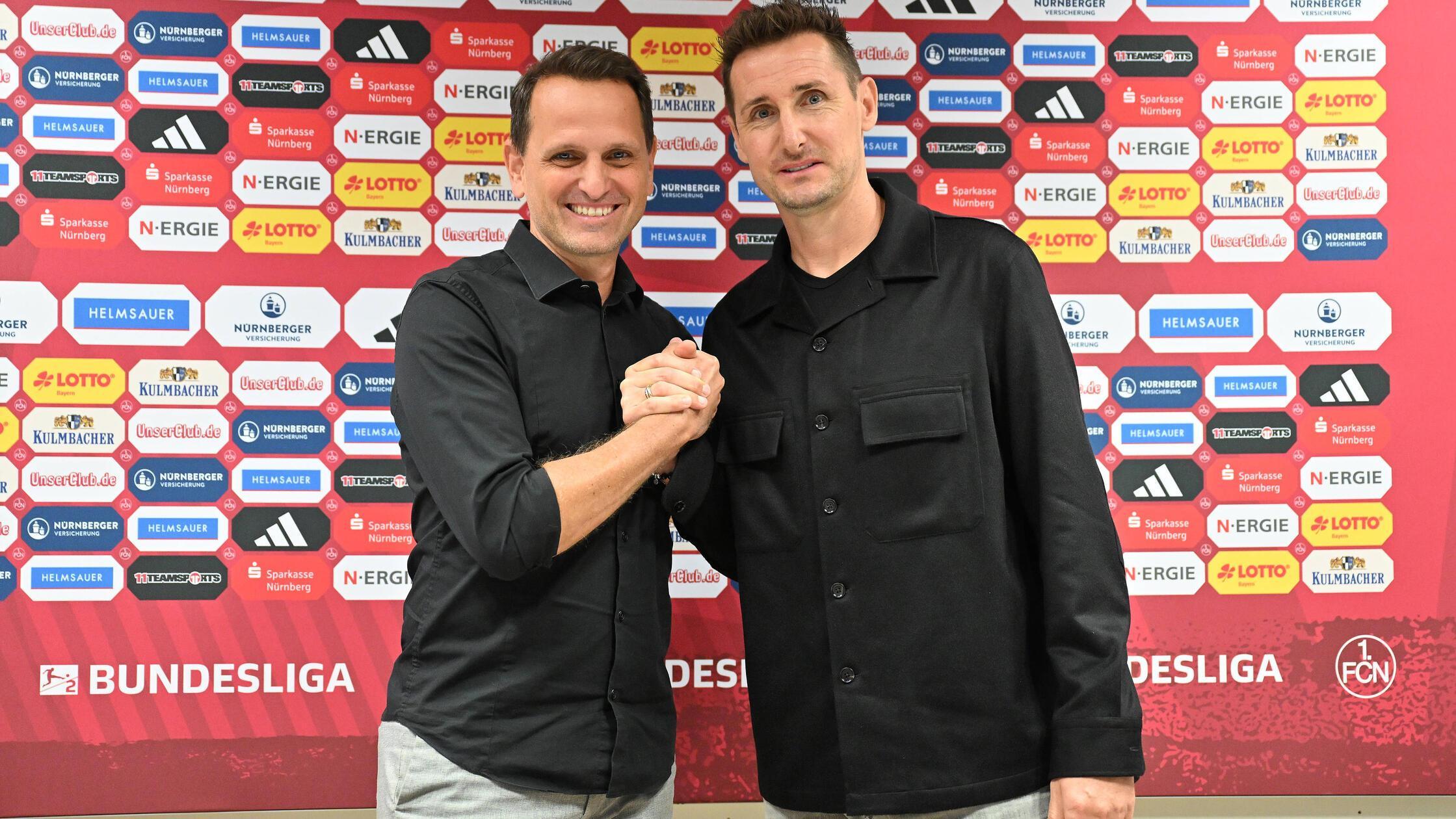 Juni 2024: Gleich zwei wichtige Neuzugänge vermeldet der Club abseits des Platzes. Zunächst gibt der Verein Ende Mai 2024 bekannt, dass der ehemalige DFB-Funktionär Joti Chatzialexiou den von Dieter Hecking geräumten Posten als Sportvorstand übernimmt. Erste Aufgabe des neuen mächtigen Mannes: Einen Nachfolger für den nach Berlin abgewanderten Cristian Fiél. Nach knapp einer Woche lässt der Verein die Katze aus dem Sack: Am 11. Juni präsentieren Chatzialexiou und der Verein Miroslav Klose als neuen Club-Coach.