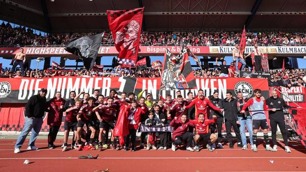 26. Spieltag (16.3.2025): Das letzte sportliche Highlight ist das 3:0 daheim im Derby, der höchste Heimsieg gegen die SpVgg seit 1961. 7:0 entscheiden die Nürnberger damit die Stadtmeisterschaft für sich.