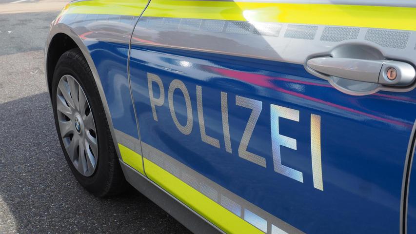 Mit gestrecktem Mittelfinger bei Ellingen geblitzt: Mann ist nun doppelt dran Mit gestrecktem Mittelfinger bei Ellingen geblitzt: Mann ist nun doppelt dran