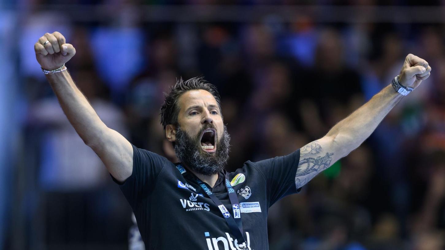 Trainer Bennet Wiegert bleibt mit dem SC Magdeburg im Titelrennen um die deutsche Meisterschaft. Trainer Bennet Wiegert bleibt mit dem SC Magdeburg im Titelrennen um die deutsche Meisterschaft.