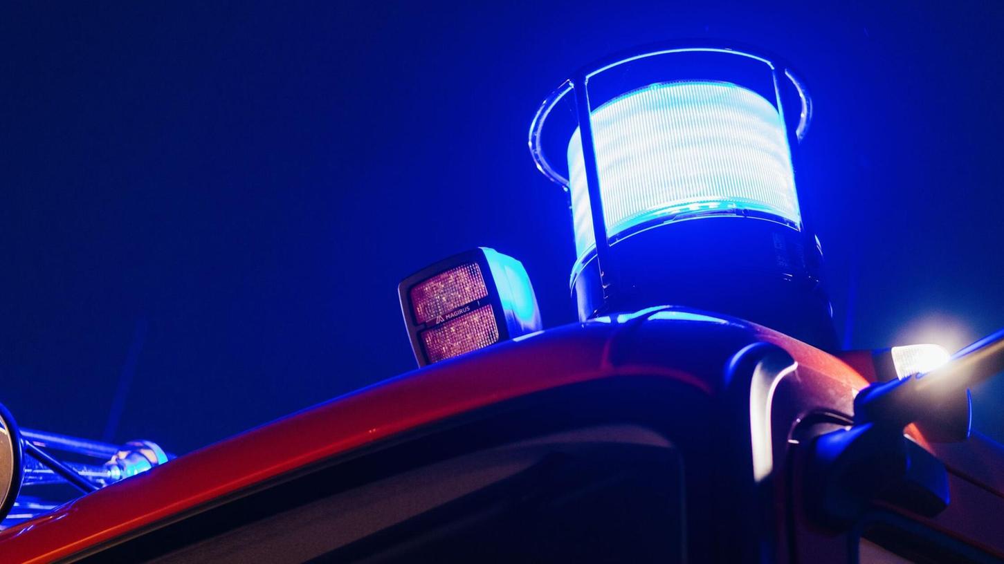 Rund 180 Kräfte von Feuerwehr, Rettungsdienst, Technischem Hilfswerk und Polizei waren im Einsatz, um den Brand in Pressig zu löschen. (Archivbild) Rund 180 Kräfte von Feuerwehr, Rettungsdienst, Technischem Hilfswerk und Polizei waren im Einsatz, um den Brand in Pressig zu löschen. (Archivbild)